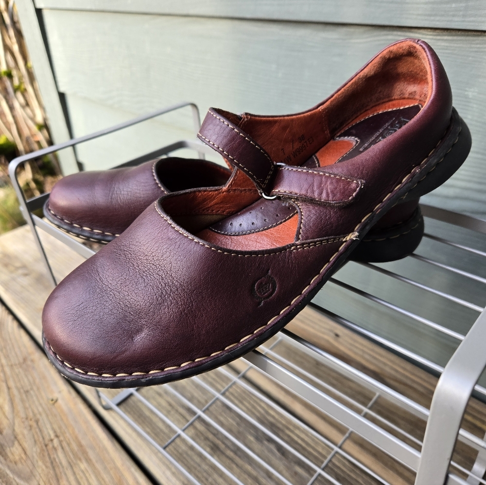 Born Women's Burgundy Leather Mary Jane Shoes - 7
